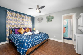 1BR King Bed Apt, Free Park Close to Medical Center